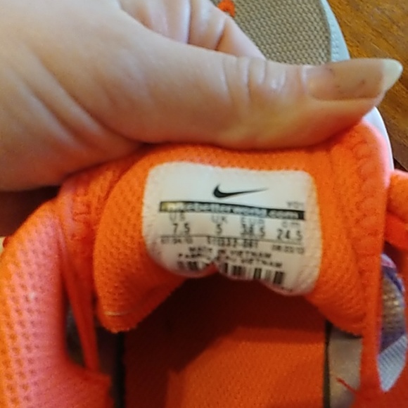 Gray and coral Nike Tennis Shoes RUN SMALL - Picture 5 of 5